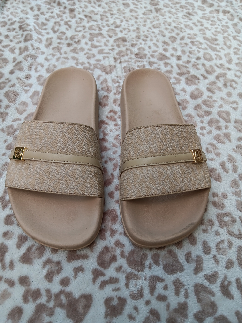 Beige Micheal KORS Sandals - Picture 2 of 2